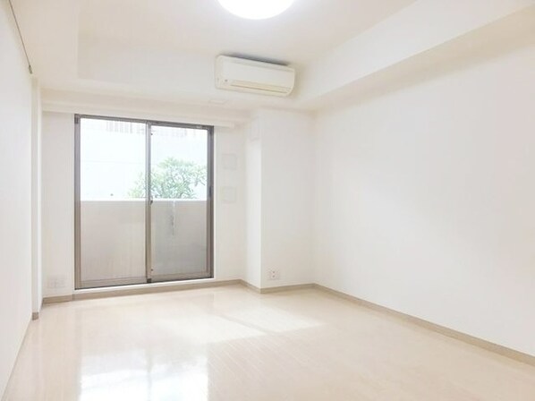 グランハイツ東新宿の物件内観写真